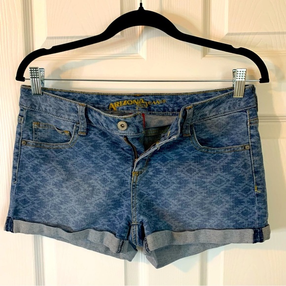 Arizona Jean Co. Tribal pattern Denim Shorts, size 7 - Picture 9 of 9